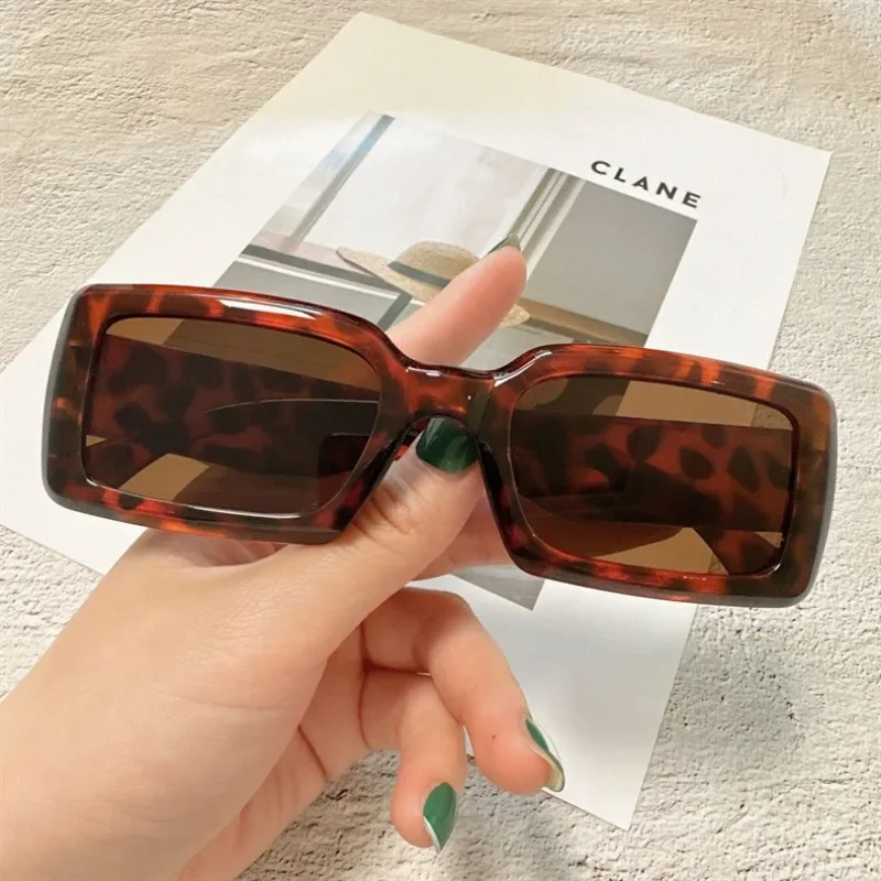 แว่นกันแดดผู้หญิงทรงสี่เหลี่ยม - Vintage Outdoor Fashion บทวิจารณ์และราคา