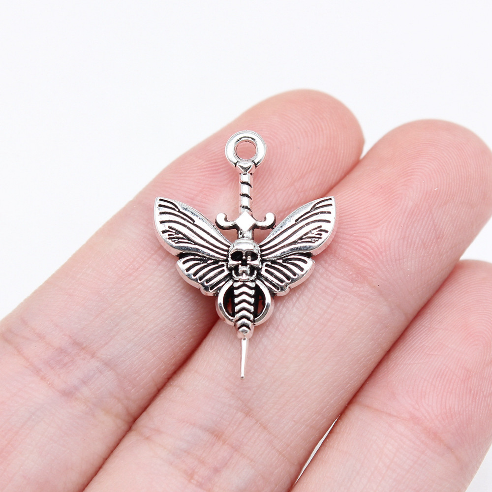 จี้รูปแมลงผึ้งราชินี ทำจากโลหะ - Vintage Fashion Online บทวิจารณ์และราคา