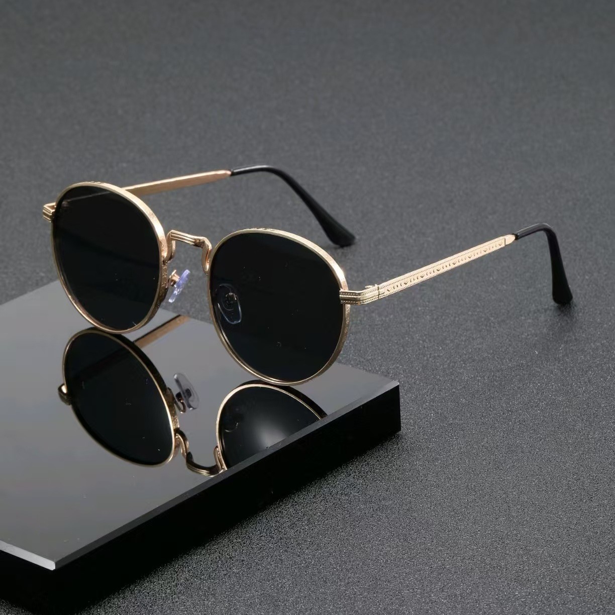แว่นกันแดดทรงกลมคลาสสิกสำหรับผ - Vintage Fashion Enthusiasts บทวิจารณ์และราคา